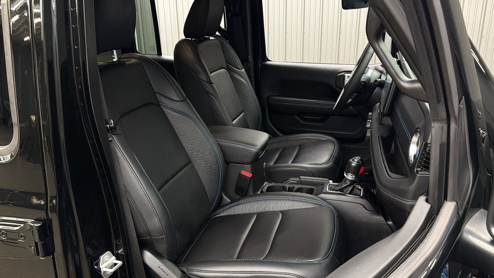 Used 2024 Jeep Wrangler High Altitude AWD/4WD image 35
