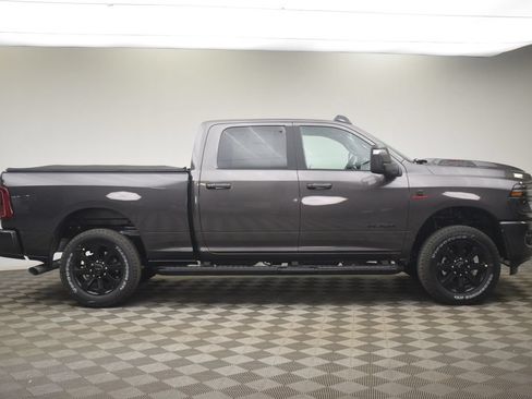 New 2026 RAM 2500 Laramie AWD/4WD image 4