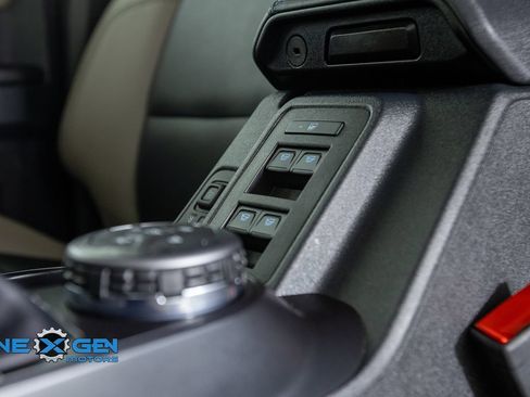 Used 2024 Ford Bronco Wildtrak AWD/4WD image 27