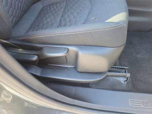 Used 2020 Chevrolet Equinox LT image 40