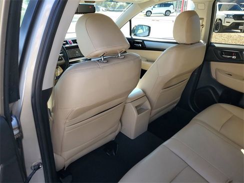 Used 2017 Subaru Outback 2.5i Premium image 15