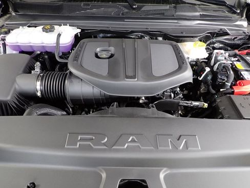 New 2026 RAM 1500 4x4 Crew Cab image 9