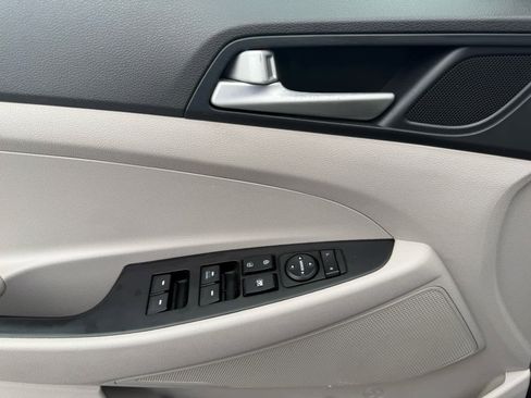 Used 2021 Hyundai Tucson SE image 11