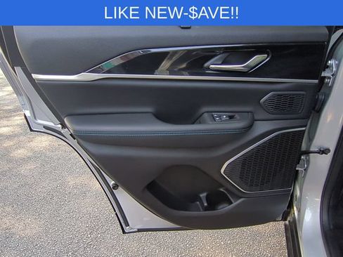 Used 2025 Jeep Grand Cherokee Trailhawk w/ Advanced Protech Group II AWD/4WD image 28