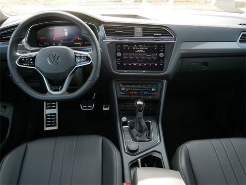 Certified 2024 Volkswagen Tiguan SE R-Line image 22