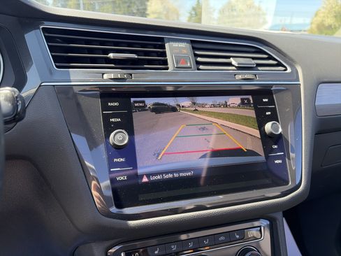 Used 2018 Volkswagen Tiguan SEL w/ 3rd Row Seat Package image 42