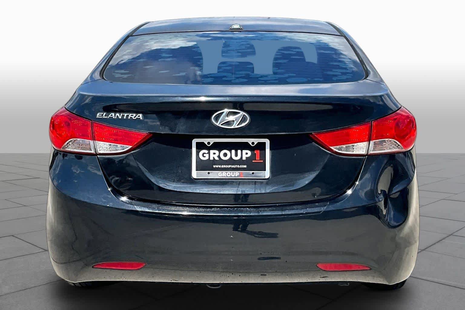 Used 2013 Hyundai Elantra GLS w/ Preferred Pkg FWD image 4