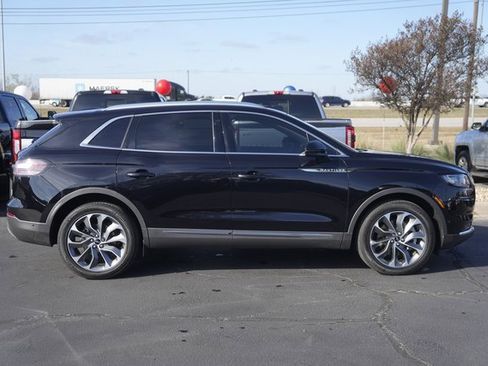 Used 2022 Lincoln Nautilus Reserve image 5