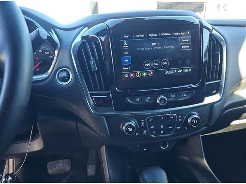Used 2023 Chevrolet Traverse LT image 24