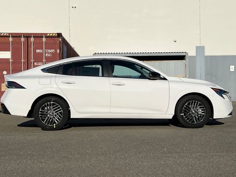 New 2026 Nissan Sentra SV w/ Floor Mat Package image 3