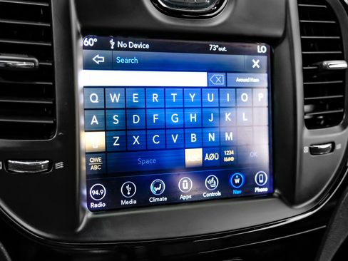 Used 2018 Chrysler 300 S w/ 300S Premium Group RWD image 40