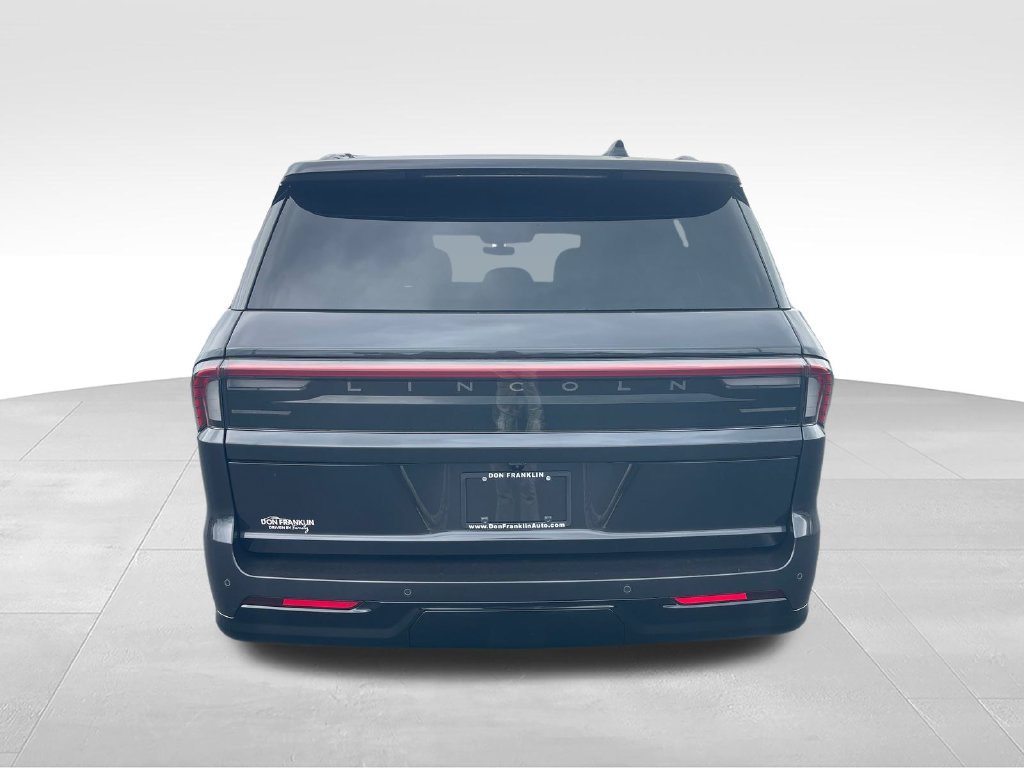 New 2027 Lincoln Navigator L Reserve w/ Jet Appearance Package AWD/4WD image 4