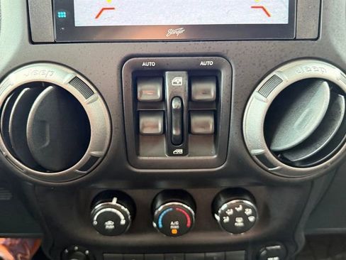 Used 2017 Jeep Wrangler Unlimited Sport image 25