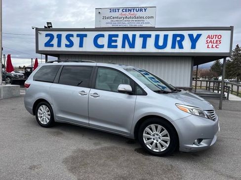 Used 2017 Toyota Sienna Limited FWD image 1
