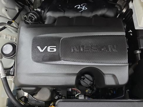 Used 2024 Nissan Pathfinder SL AWD/4WD image 19
