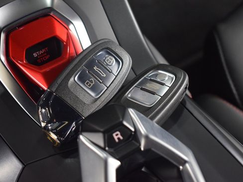 Used 2023 Lamborghini Huracan EVO image 42