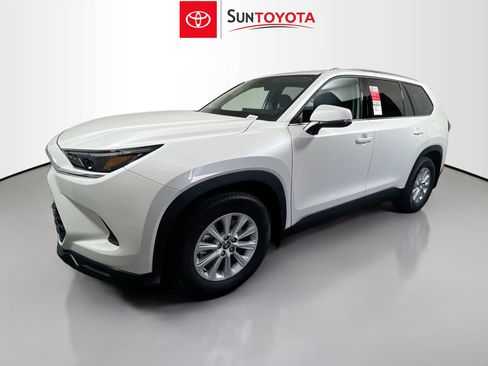 New 2026 Toyota Grand Highlander XLE image 9