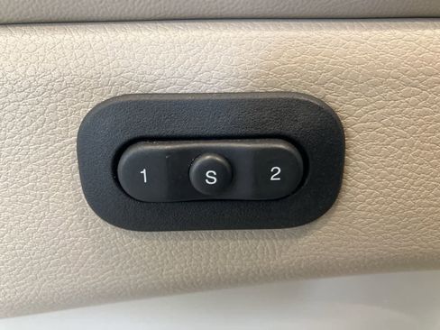 Used 2017 Jeep Grand Cherokee Limited AWD/4WD image 13