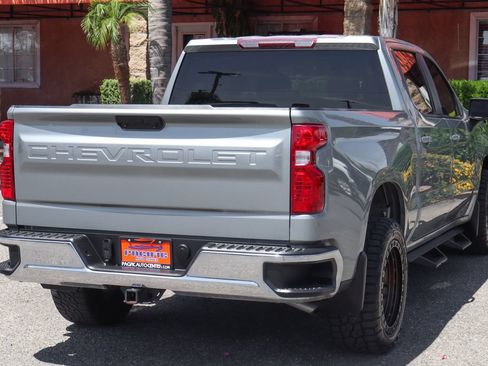 Used 2024 Chevrolet Silverado 1500 LT RWD image 10