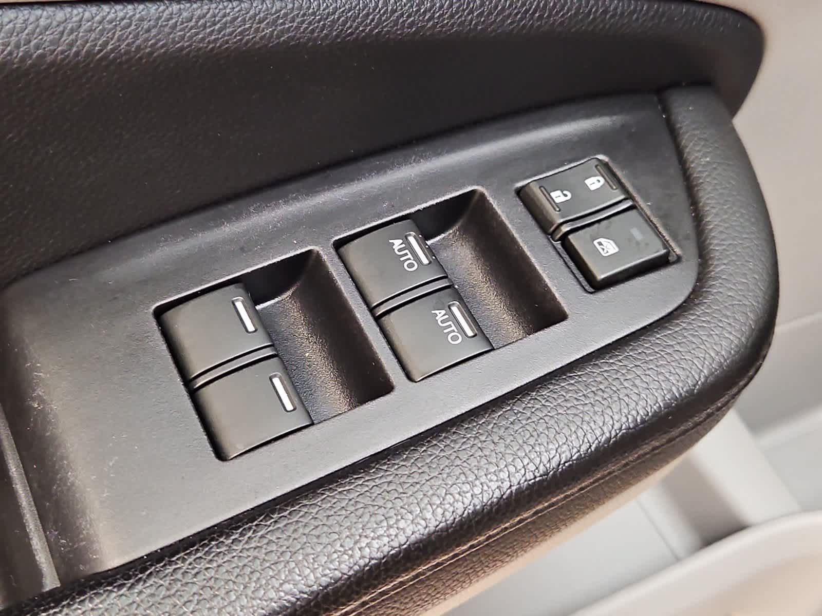 Used 2019 Honda Pilot LX image 15