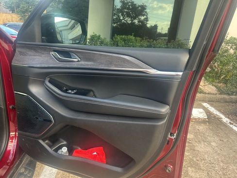 Used 2022 Jeep Grand Cherokee L Overland image 19