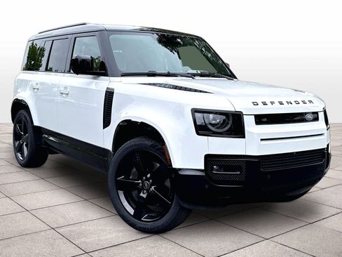 Used 2024 Land Rover Defender 110 X-Dynamic SE AWD/4WD image 2
