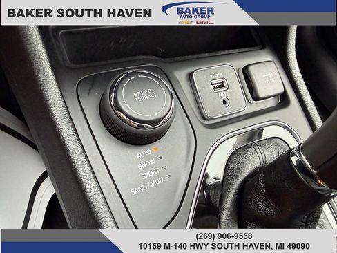 Used 2022 Jeep Cherokee Limited image 25