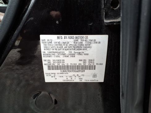 Used 2013 Lincoln MKS image 15