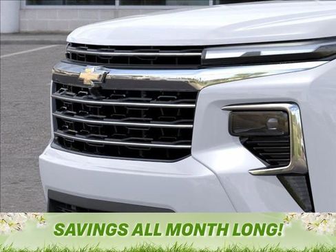 New 2025 Chevrolet Traverse LT w/ LPO, Floor Liner Package FWD image 13