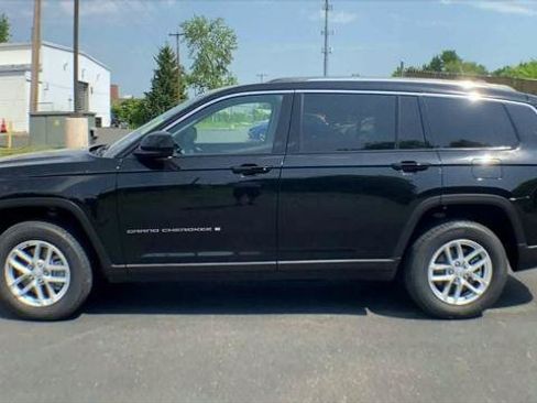 Certified 2023 Jeep Grand Cherokee L Laredo AWD/4WD image 6