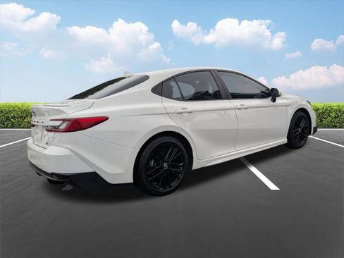 Certified 2025 Toyota Camry SE FWD image 5