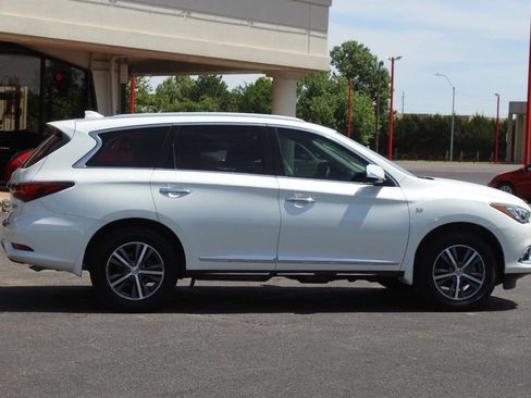 Used 2020 INFINITI QX60 Luxe w/ Essential Package image 3