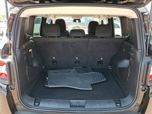 Certified 2023 Jeep Renegade Latitude AWD/4WD image 18