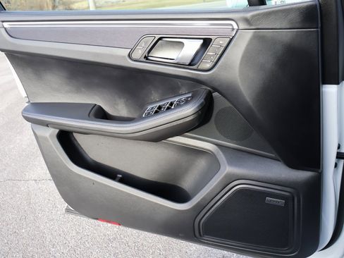 Used 2024 Porsche Macan GTS image 35