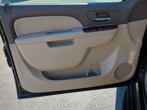 Certified 2011 GMC Yukon SLE image 19