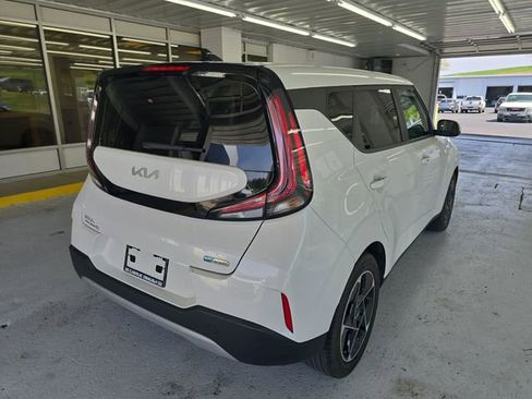 Used 2024 Kia Soul EX FWD image 5