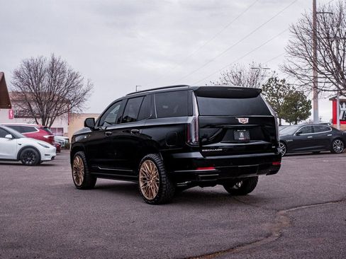 Used 2026 Cadillac Escalade Platinum Sport w/ LPO, Floor Liner Package image 5