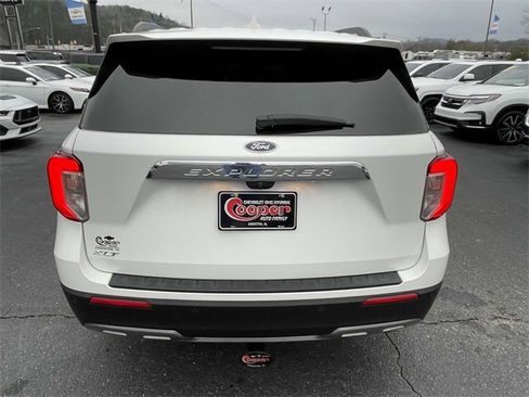 Used 2021 Ford Explorer XLT w/ Equipment Group 202A image 3