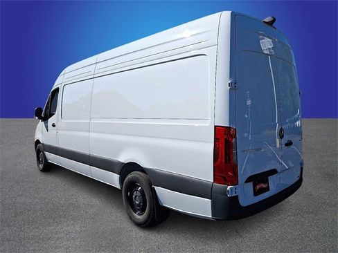 Used 2025 Mercedes-Benz Sprinter 2500 image 6