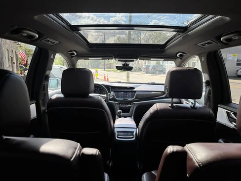 Used 2020 Cadillac XT6 Premium Luxury AWD/4WD image 26