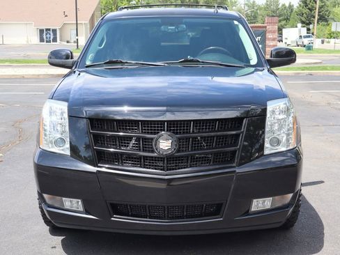 Used 2014 Cadillac Escalade Premium AWD/4WD image 12