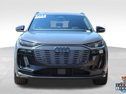 Certified 2025 Audi SQ6 e-tron Prestige AWD/4WD image 2