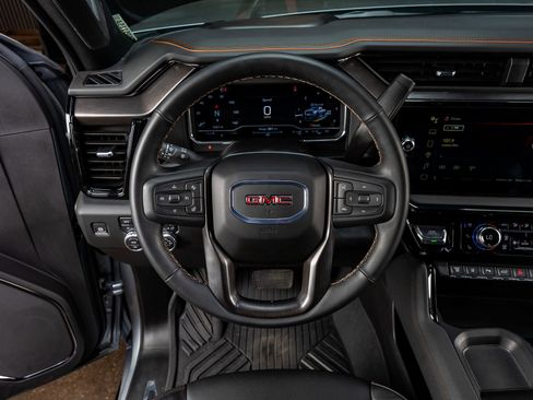 Used 2024 GMC Sierra 2500 AT4 w/ AT4 Premium Plus Package image 19