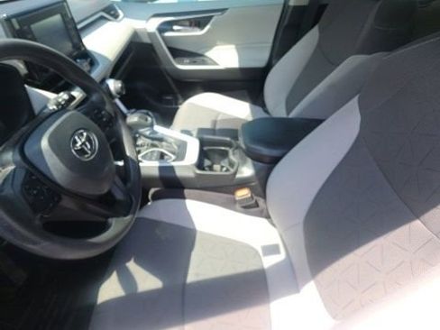 Used 2021 Toyota RAV4 XLE w/ Convenience Package AWD/4WD image 6