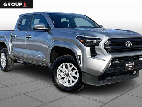 Certified 2024 Toyota Tacoma SR5 image 3