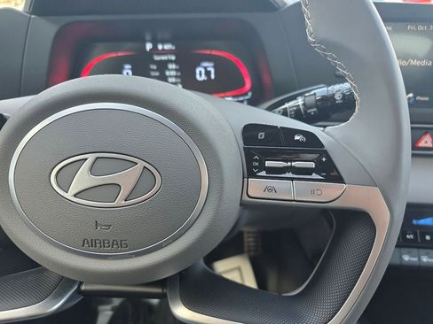 Used 2025 Hyundai Elantra Sport FWD image 8