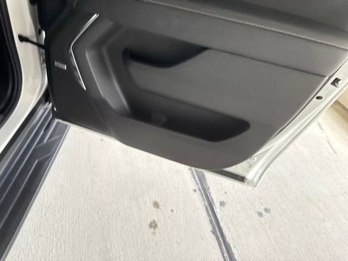 Used 2023 GMC Yukon XL SLT w/ SLT Luxury Package RWD image 16