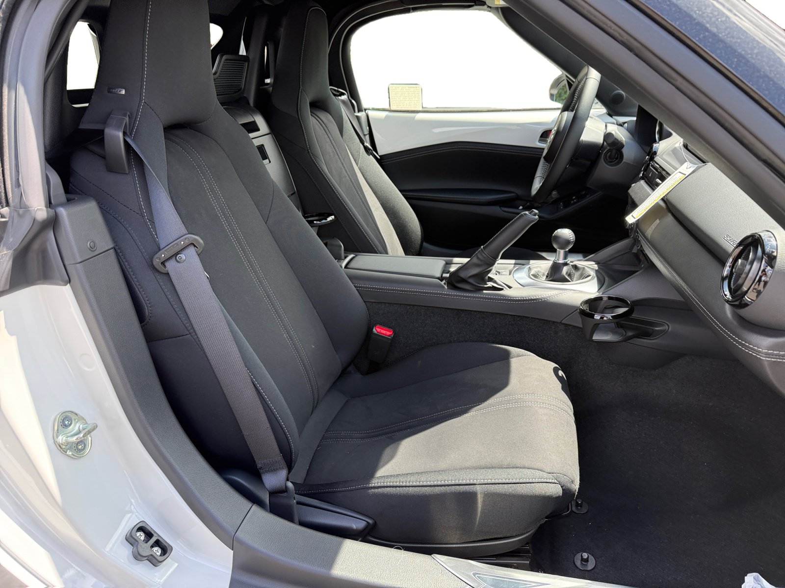 New 2026 MAZDA MX-5 Miata Club w/ Interior Package RWD image 17
