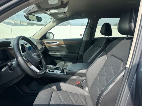Used 2024 Volkswagen Atlas SE AWD/4WD image 38