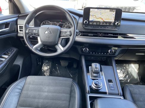Used 2022 Mitsubishi Outlander SE AWD/4WD image 11